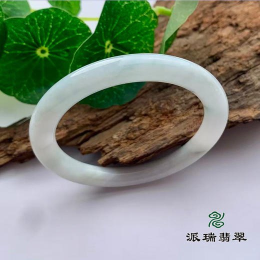 派瑞翡翠 翡翠手镯 糯种 浅绿 商品图0
