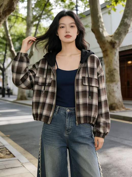 活动爆款【自营】衣周期～Q77格子连帽短款外套-喜出 商品图1