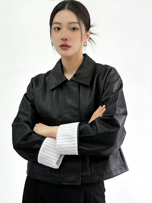 活动爆款【自营】衣周期～米娜外套013 PU黑色条纹卷边袖短款皮衣-喜出 商品图3