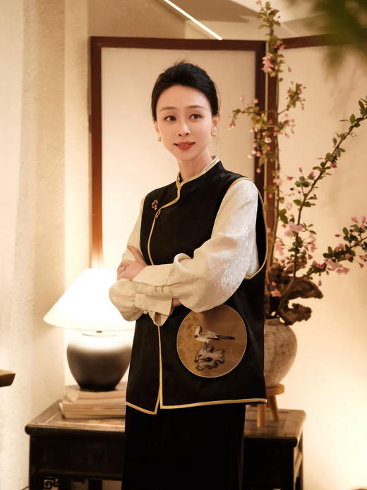 盛唐牡丹盛奢系列 | 文竹真丝香云纱手绣斜襟马甲 商品图0
