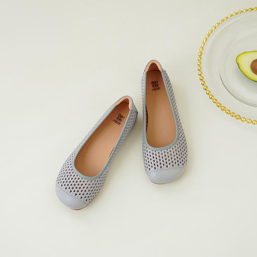 【羊皮革】西村名物2026年夏季新款舒适低跟圆头浅口洞洞空鞋T26AH17971 商品图2