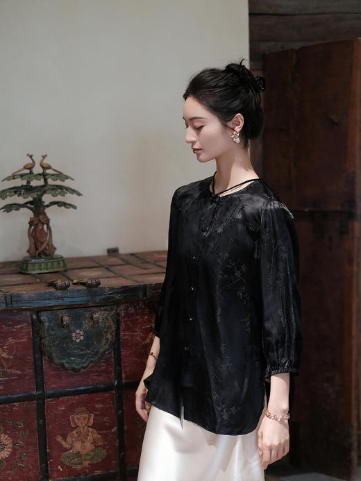 盛唐婧 |提花真丝缎七分袖气质上衣-黑色 商品图4