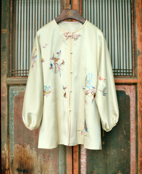 盛唐牡丹大师系列-卢梅红 | 重缎真丝手绣对襟外套-香槟色(盛唐牡丹与非遗传承人卢梅红联名系列)