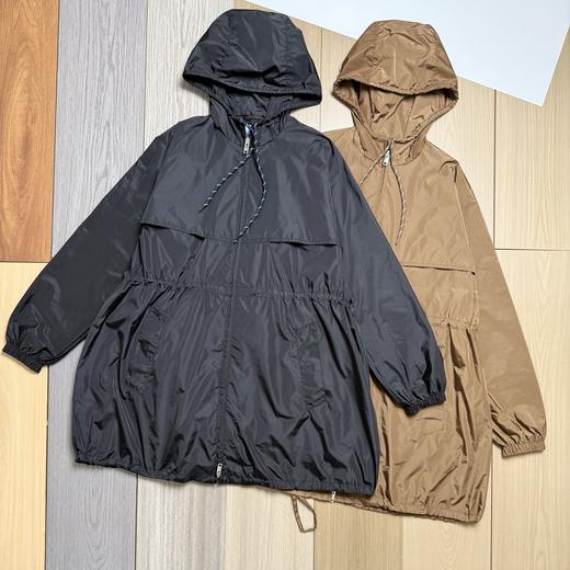 PLD女士中长款轻薄风衣 面料采用轻薄型轻防水尼龙面料 商品图0