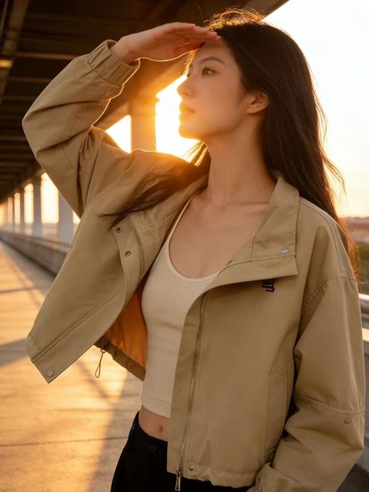 活动爆款【自营】衣周期～T06刺绣小标短款可抽绳风衣外套-喜出 商品图6