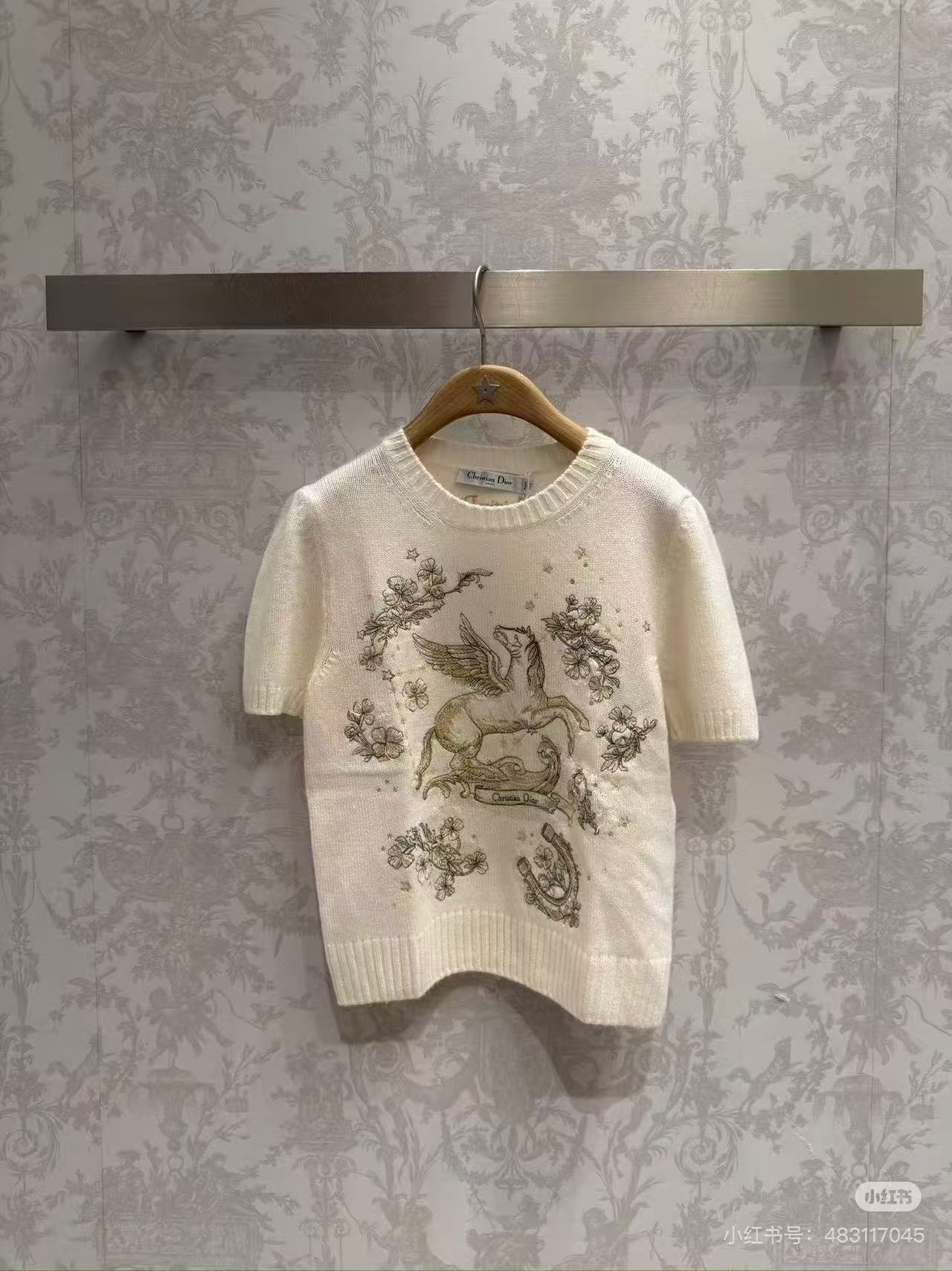 CD新款飞马花卉刺绣短袖针织衫