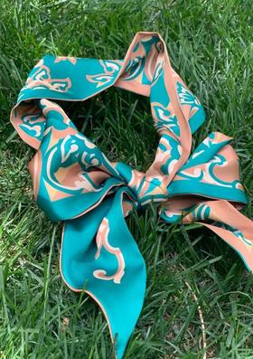 读者书店 | 长条丝巾-并蒂莲花纹-遇见敦煌系列