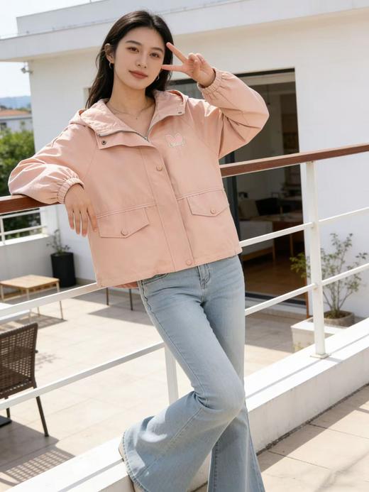 活动爆款【自营】衣周期～409连帽爱心刺绣风衣外套-喜出 商品图2