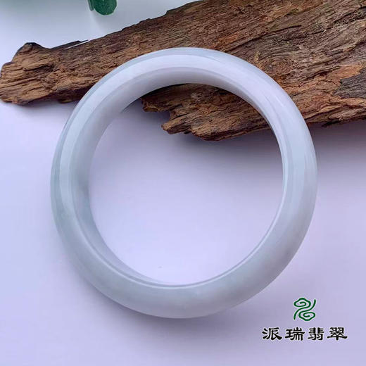 派瑞翡翠 翡翠手镯 糯种 浅绿 商品图2