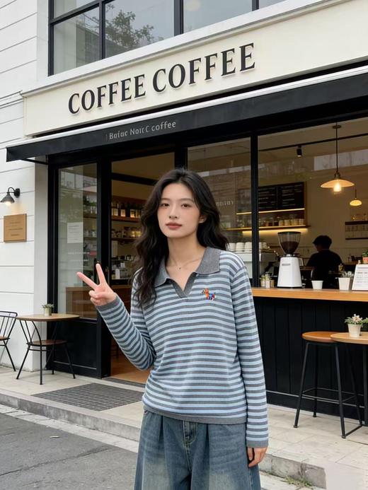 418良粉节|2026 活动爆款 羊毛衫！春薄款！品牌促➡️【自营】衣周期格亿（30%羊毛）3589小马刺绣翻领针织条纹羊毛衫-喜出 商品图2