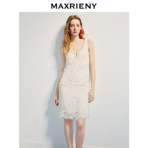 【商场同款】MAXRIENY精致浪漫吊带连衣裙法式度假印花蕾丝裙25夏(货号:MC86DR299) 商品图2