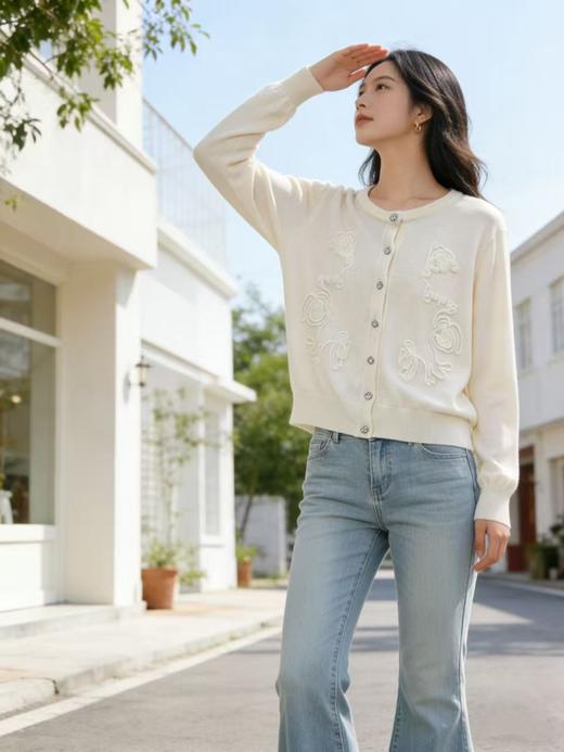 418良粉节|2026 活动爆款 品牌促➡️春薄款羊毛衫【自营】衣周期格亿（30%羊毛）8549提花刺绣针织羊毛开衫-喜出 商品图1