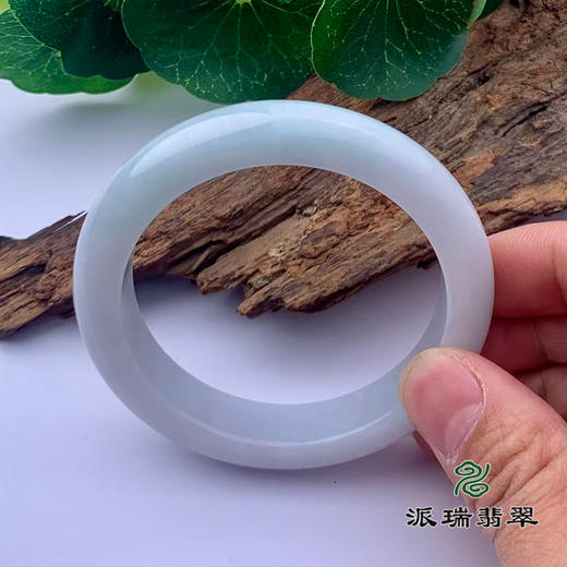 派瑞翡翠 翡翠手镯 糯种 浅绿 商品图1