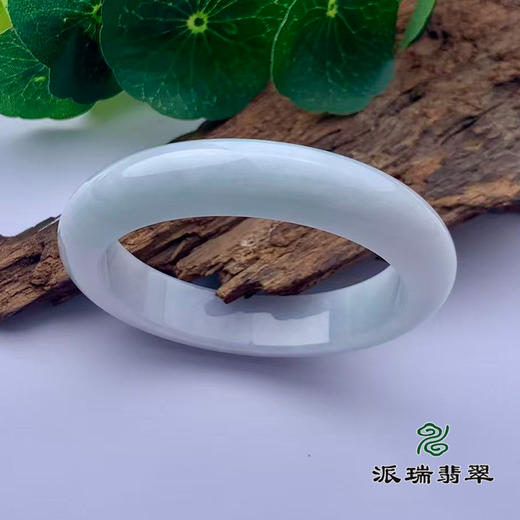 派瑞翡翠 翡翠手镯 糯种 浅绿 商品图0
