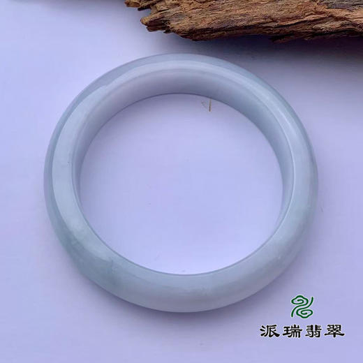 派瑞翡翠 翡翠手镯 糯种 浅绿 商品图3