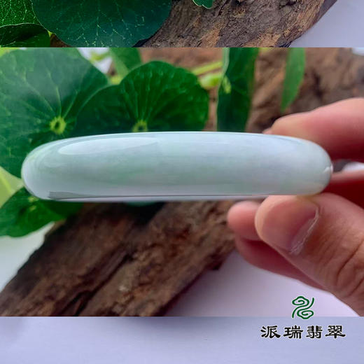 派瑞翡翠 翡翠手镯 糯种 浅绿 商品图2