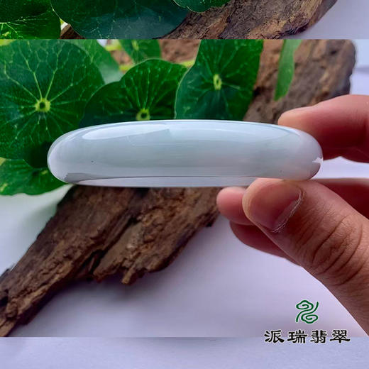 派瑞翡翠 翡翠手镯 糯种 浅绿 商品图2