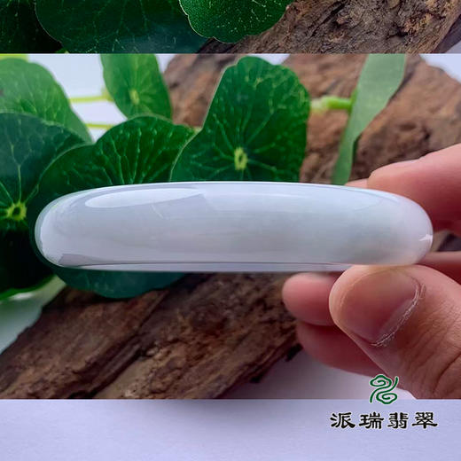 派瑞翡翠 翡翠手镯 糯种 浅绿 商品图2