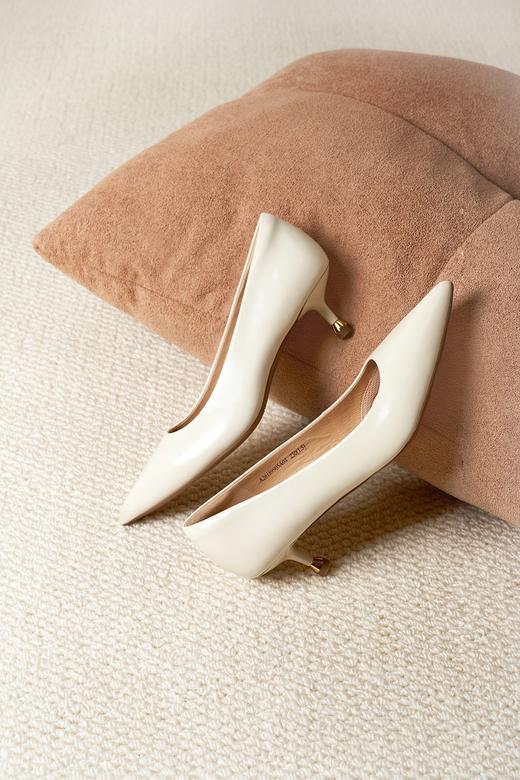 千百度2026春季新款春浅时装单鞋女单鞋A26189904 商品图1