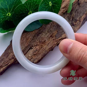 派瑞翡翠 翡翠手镯 糯种 浅绿