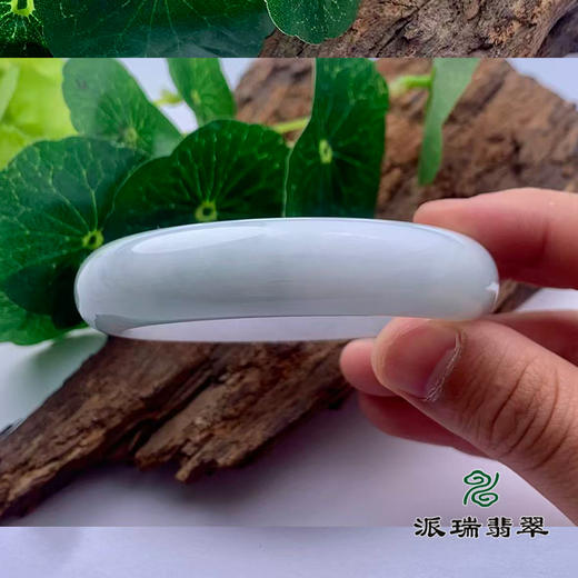 派瑞翡翠 翡翠手镯 糯种 浅绿 商品图2