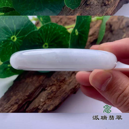 派瑞翡翠 翡翠手镯 糯种 浅绿 商品图2