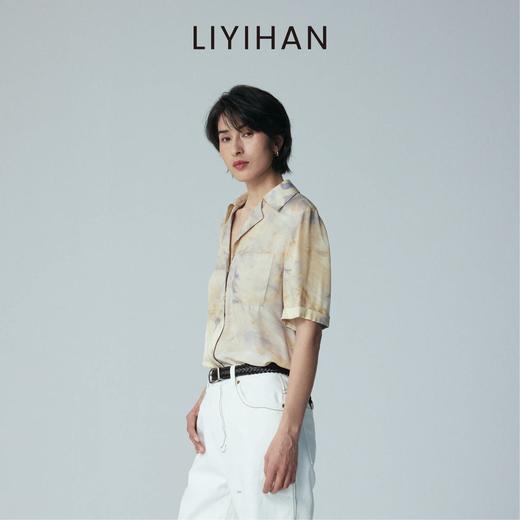 LIYIHAN 2026夏季新款印花衬衣女真丝上衣V领短袖衬衫小众设计感 商品图2