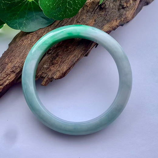 派瑞翡翠 翡翠手镯 糯种 浅绿 商品图1