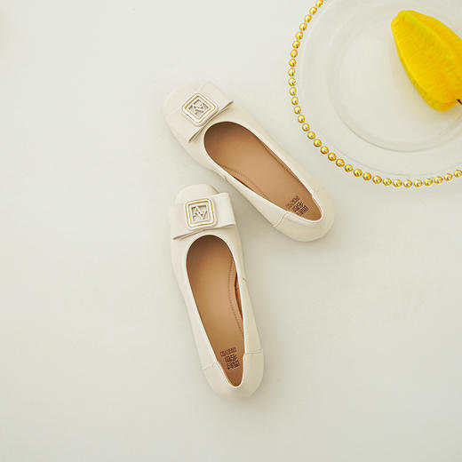 【牛皮/羊皮革】西村名物2026年春季新款舒适低跟羊皮内里内垫浅口单鞋T26AE17941 商品图3