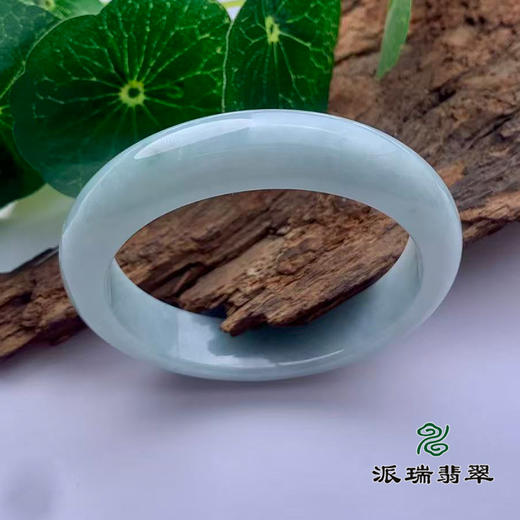 派瑞翡翠 翡翠手镯 糯种 浅绿 商品图0