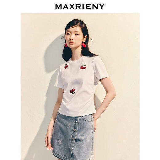 MAXRIENY甜美休闲感短袖圆领T恤2025夏季新款修身显瘦刺绣上衣女(货号:MS86TS014) 商品图2