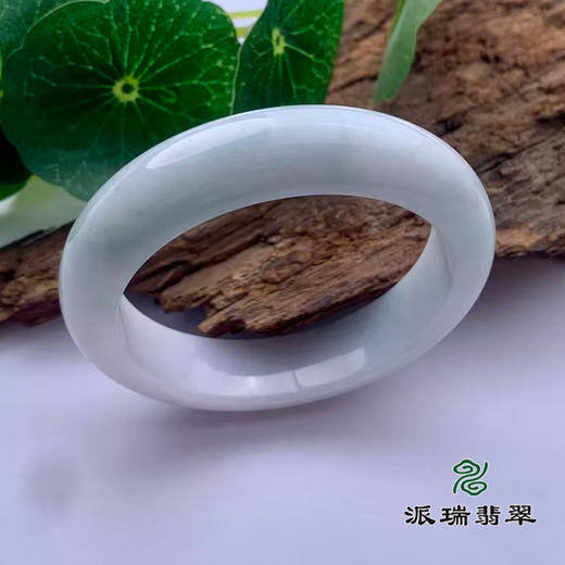派瑞翡翠 翡翠手镯 糯种 浅绿 商品图0