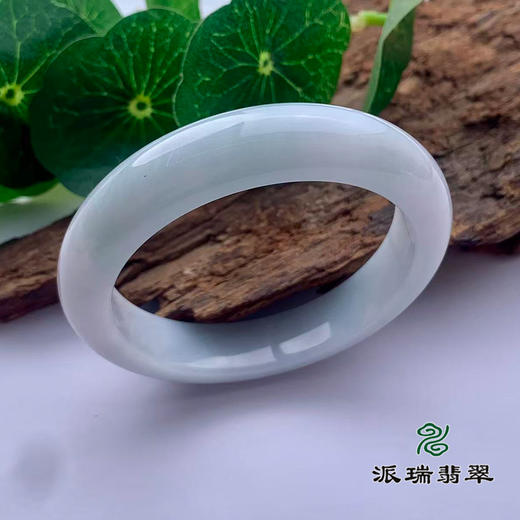 派瑞翡翠 翡翠手镯 糯种 浅绿 商品图0