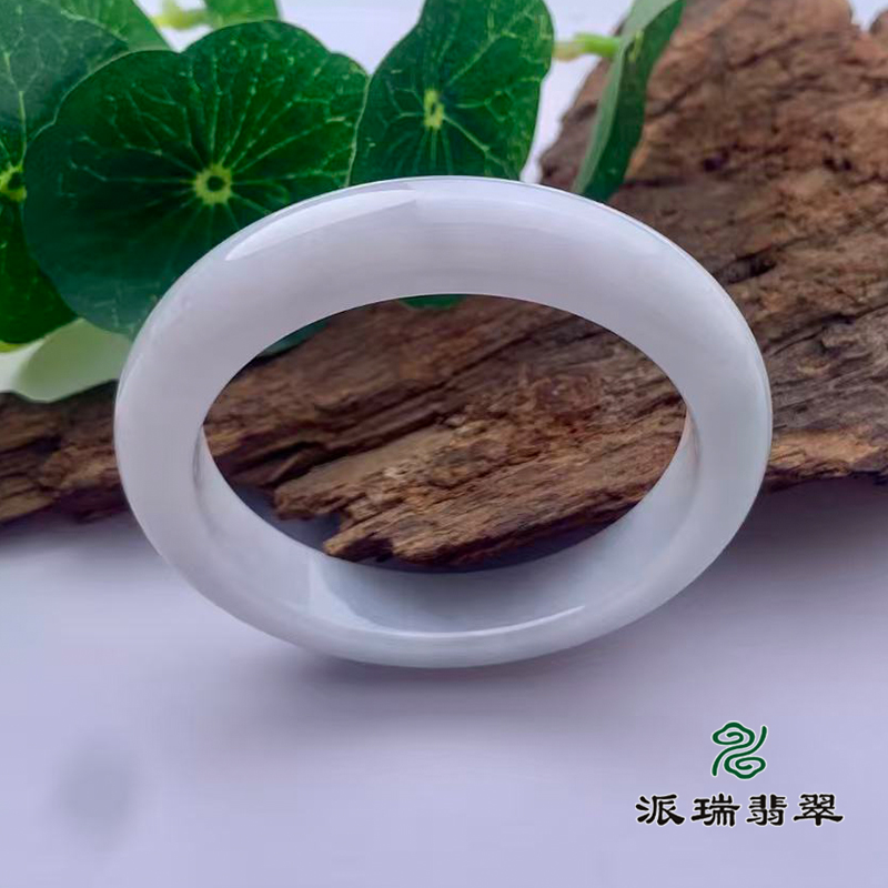 派瑞翡翠 翡翠手镯 糯种 浅绿