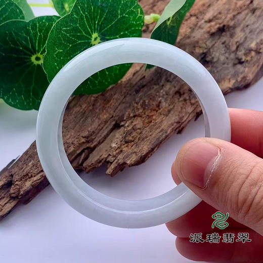 派瑞翡翠 翡翠手镯 糯种 浅绿 商品图3