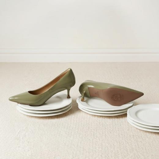 千百度2026春季新款春浅时装单鞋女单鞋A26189904 商品图0