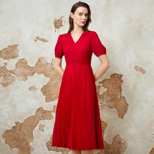 EITIE爱特爱法式优雅显瘦V领收腰百褶垂坠连衣裙夏季新款8207959 商品图6