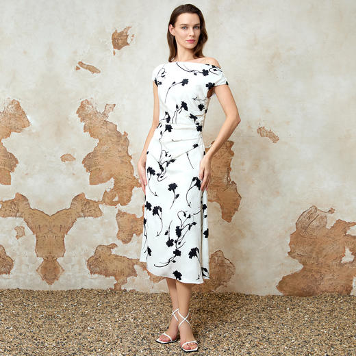 EITIE爱特爱夏季新款法式气质通勤一字领印花收腰显瘦连衣裙8207932 商品图1