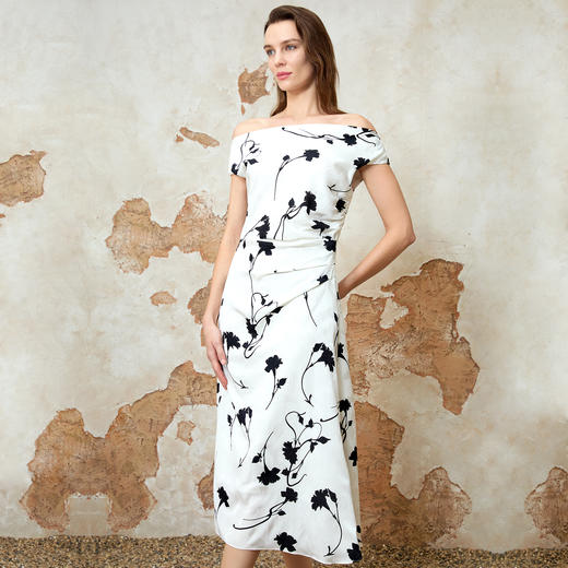 EITIE爱特爱夏季新款法式气质通勤一字领印花收腰显瘦连衣裙8207932 商品图2