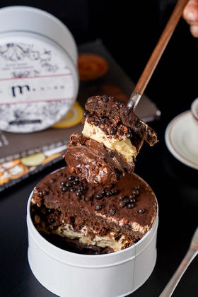 九层巧克力·铁罐蛋糕【预售25号前发出，外盒随机】