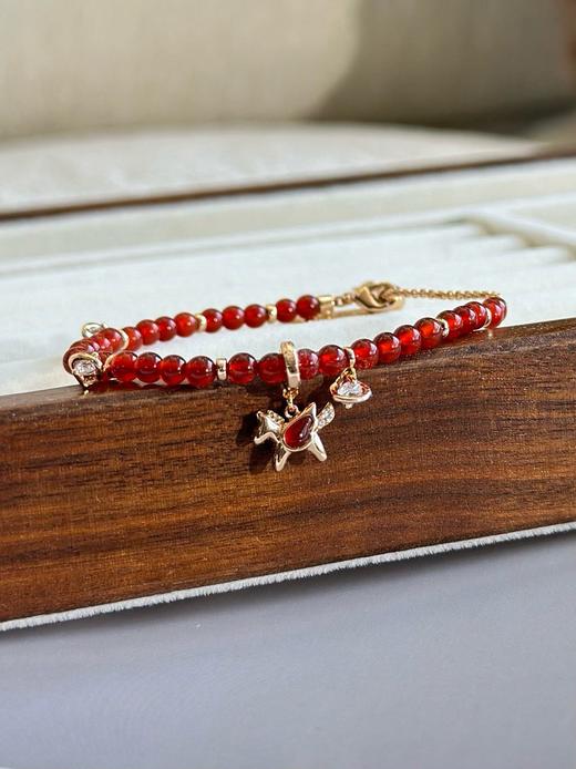 天然红玛瑙串珠+真空镀金小马吊坠+施华洛世奇水钻.. 商品图1