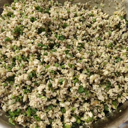 私房手工艾青米粿 艾青米果  用艾青加米粉擀的皮，再包上鲜笋，雪菜、肉炒的馅！就是一个个好吃的青果喽[色]可以蒸着吃，煎着吃[色] 商品图6