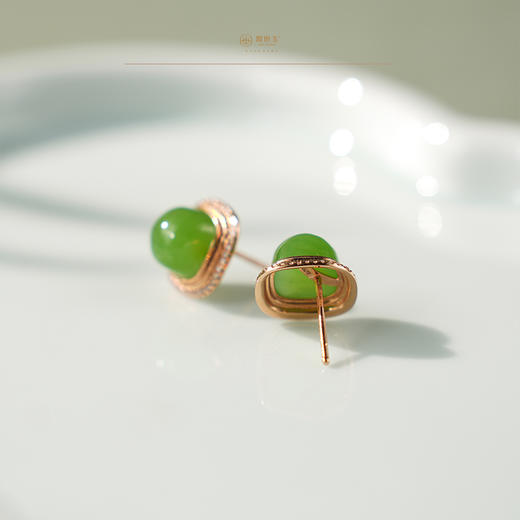 【格蕾】18K玫瑰金镶碧玉苹果绿细钻耳钉 商品图4