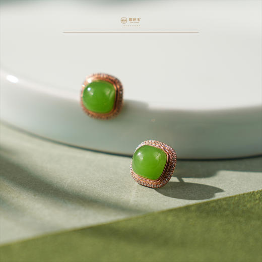 【格蕾】18K玫瑰金镶碧玉苹果绿细钻耳钉 商品图2