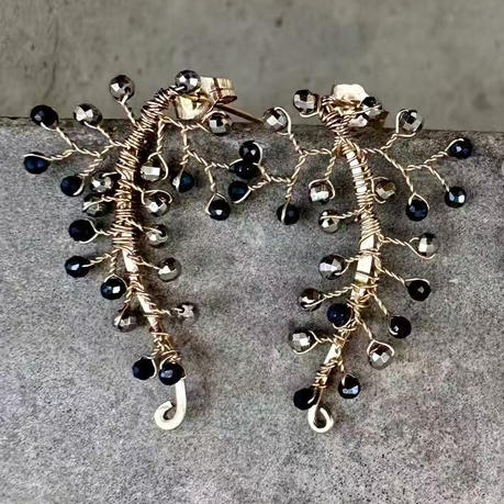 SpoiledBrat Jewelry叶脉系列 黑尖晶铁矿石耳钉 商品图0
