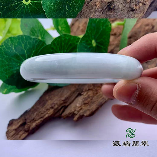派瑞翡翠 翡翠手镯 糯种 浅绿 商品图2