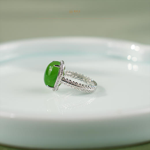 【薄荷汀】18K白金碧玉蛋面戒指 商品图5
