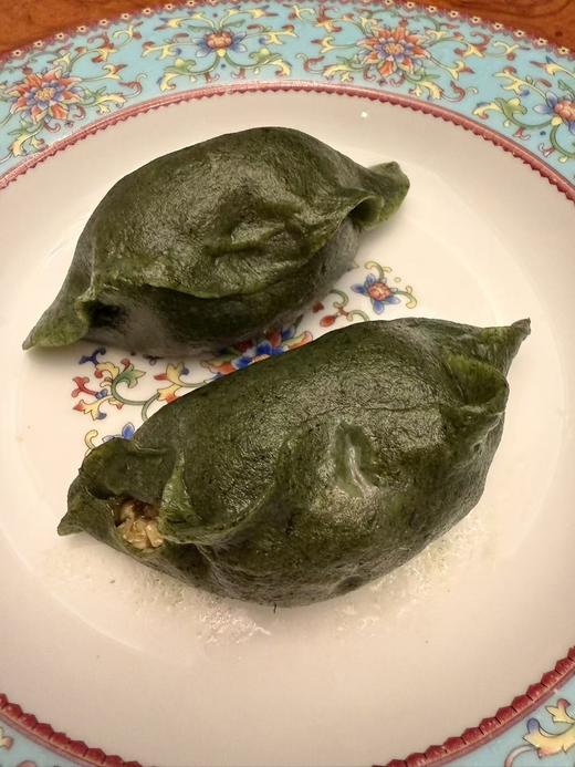 私房手工艾青米粿 艾青米果  用艾青加米粉擀的皮，再包上鲜笋，雪菜、肉炒的馅！就是一个个好吃的青果喽[色]可以蒸着吃，煎着吃[色] 商品图5