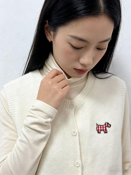 418良粉节|2026 活动爆款 品牌促【自营】衣周期 2512刺绣红格马上衣单件马甲-喜出 商品图4