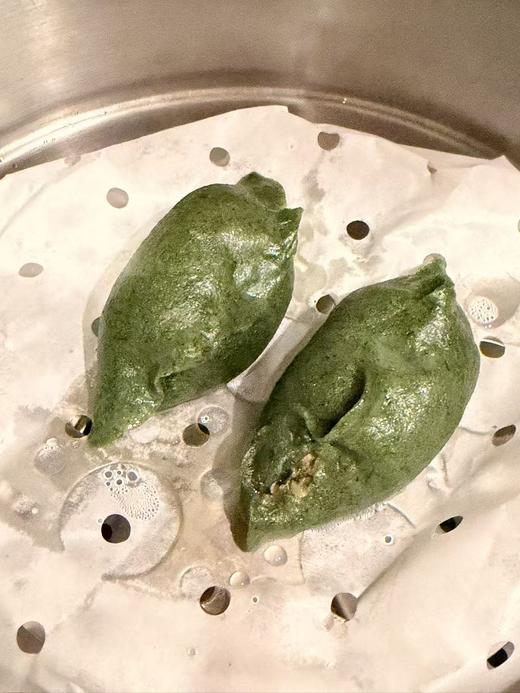 私房手工艾青米粿 艾青米果  用艾青加米粉擀的皮，再包上鲜笋，雪菜、肉炒的馅！就是一个个好吃的青果喽[色]可以蒸着吃，煎着吃[色] 商品图3